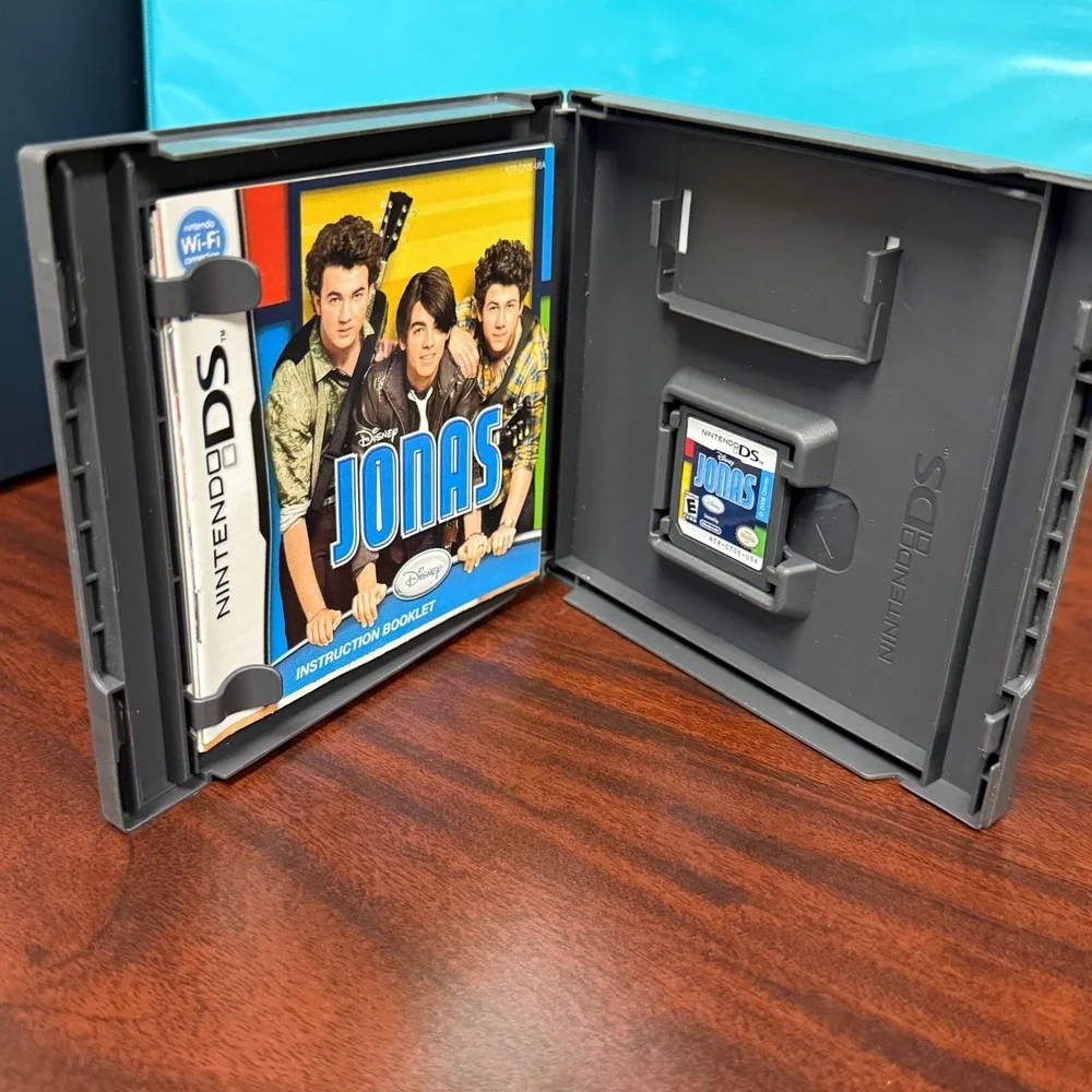 Disney Jonas Nintendo DS Game with Original Case and manuel Disney Interactive